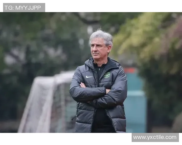 杨伟专访：从绿茵场到人生舞台的足球旅程回顾与反思